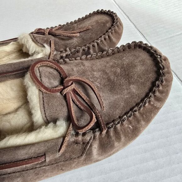 Uggs Dakota Moccasin leather slippers . Size 9 - Picture 7 of 10
